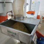 Mlyn MB-100 na sušenú rastlinnú hmotu