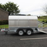 PREPRAVNÍK NA MENŠIE ZVIERATÁ 3 M, DVE NÁPRAVY, 2700 KG