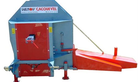 Zberač a triedič ovocia na automatizovanej linke pre spracovanie ovocia